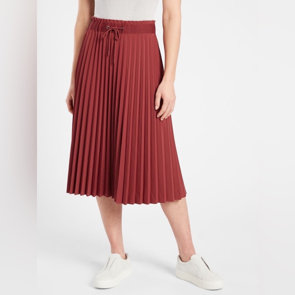 Athleta Hayes Pleated Midi Skirt size small